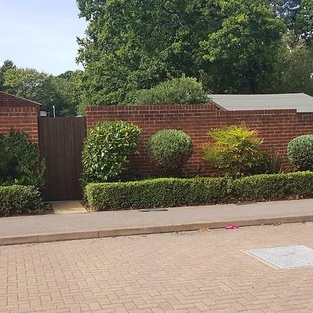 Sunderland Place Farnborough  Zewnętrze zdjęcie